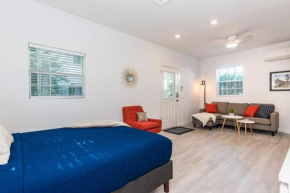 The Studio at Old Mission Walking Distance to Downtown and Onsite Parking
